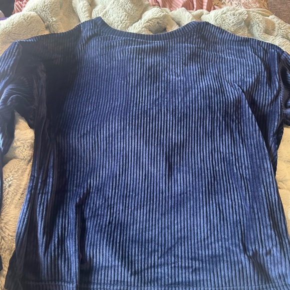 Women's Blue Velvet Sleepwear Set - Picture 2 of 5